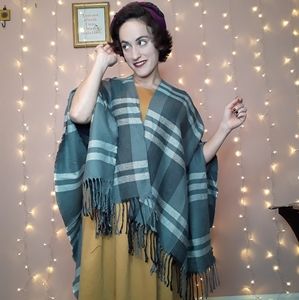 Siizu Poncho Scarf